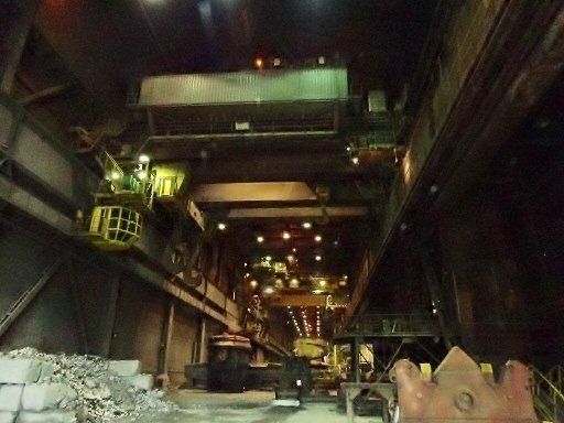 Gietkraan in een staalfabriek